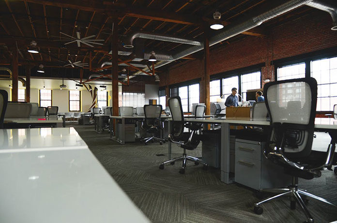Jak urządzić biuro, aby zwiększyć efektywność pracy?