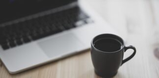 Czy można pracować z innego kraju?