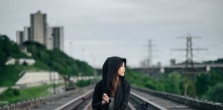 Jakimi metodami można określić ryzyko finansowe na rynkach finansowych?