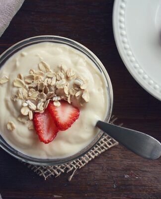 Ile kalorii ma jeden jogurt naturalny? Ile kalorii ma jeden jogurt naturalny?