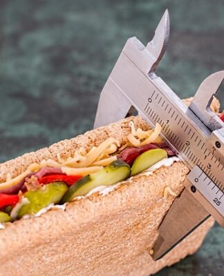 Jak liczyć kalorie — przed czy po ugotowaniu? Jak liczyć kalorie -- przed czy po ugotowaniu?