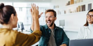 Style komunikacji a efektywność zespołu – jak dopasować przekaz do odbiorcy? Style komunikacji a efektywność zespołu